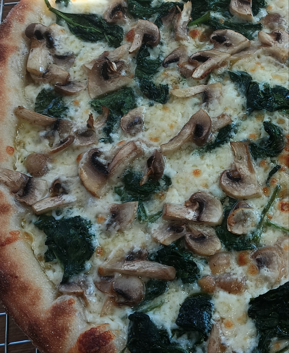 Spinach and mushroom with white sauce  16.in pie