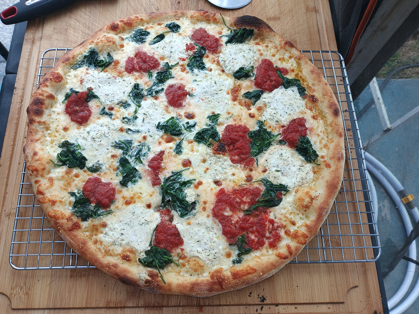 Spinach tomato ricotta 16in.pie